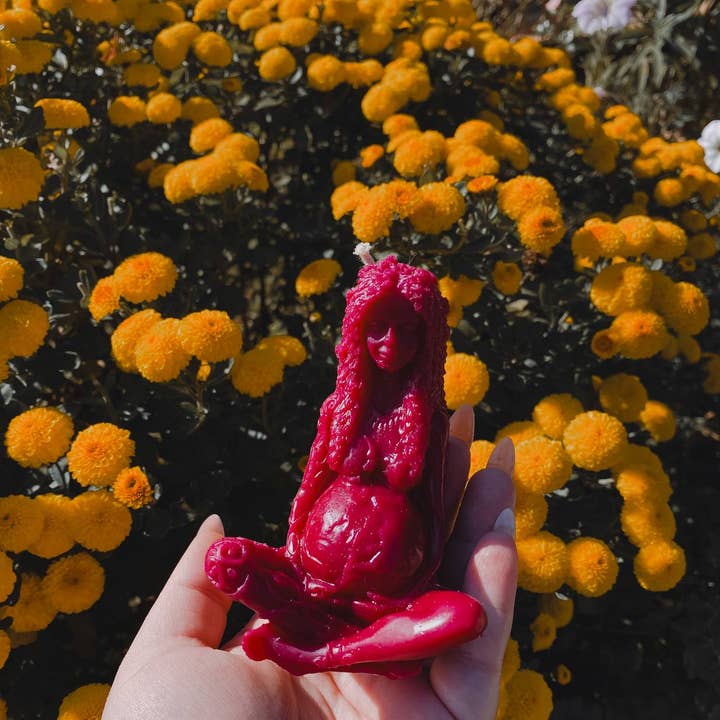 whatever workshop - Wholesale Novelty Candle - Beeswax candle Goddess of the earth Gaia11