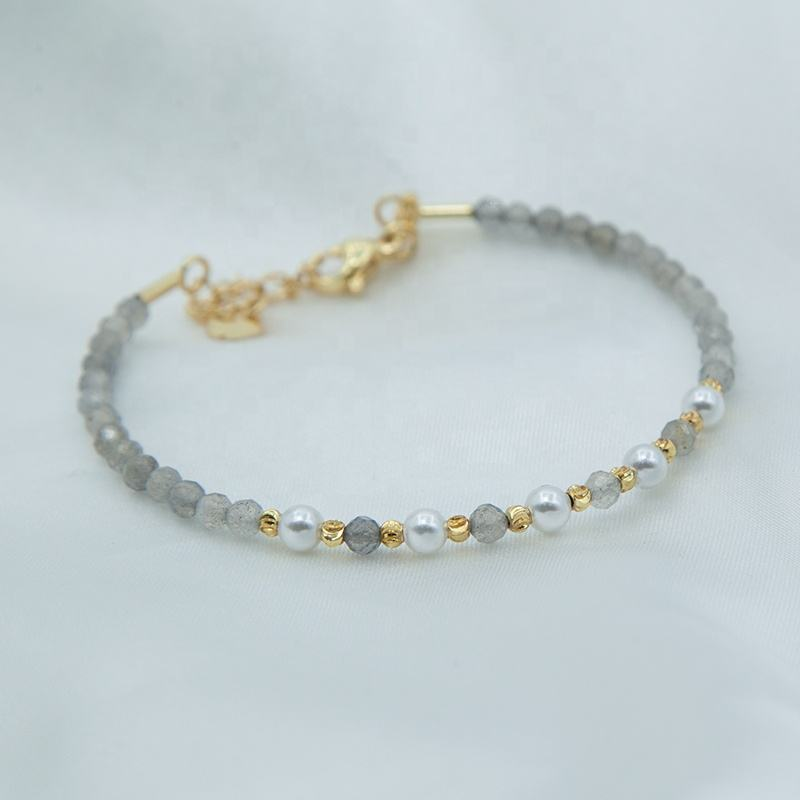 Artisans de Madagascar - Wholesale Beaded Bracelet - Gray Labradorite Bracelets Faceted Beads between 3 & 4 mm4