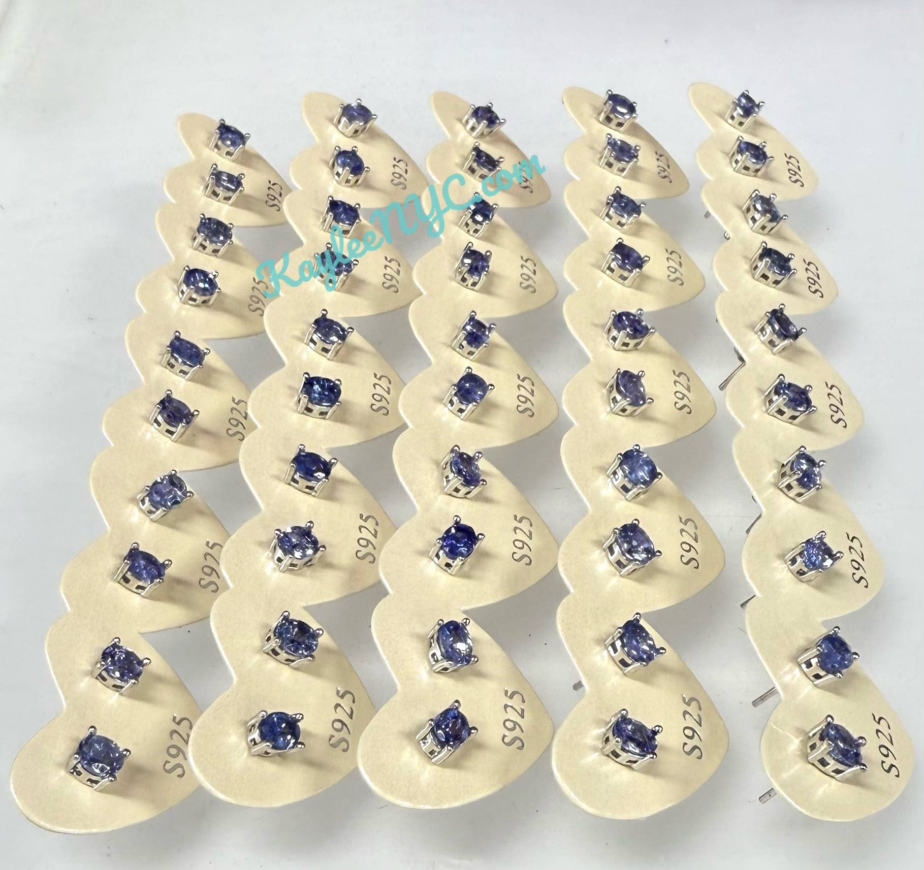 KayleeNYC - Vendita all'ingrosso Orecchini a bottone - Orecchini a perno in tanzanite naturale e argento sterling (925)4