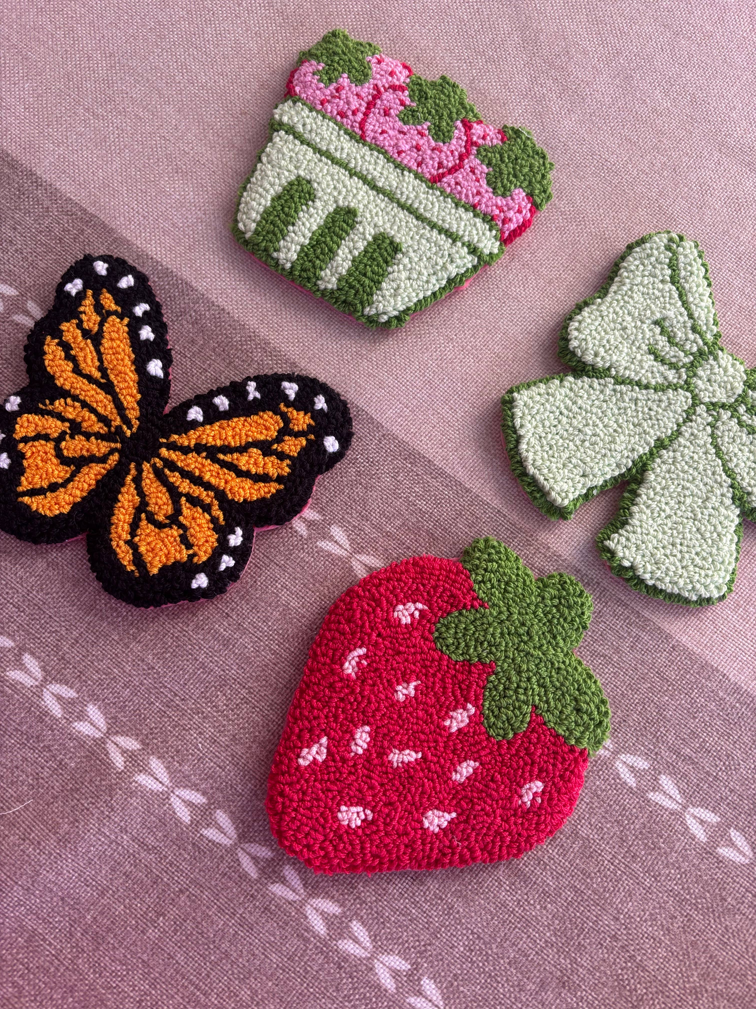 Honey Punches – Großhandel Untersetzer – Stanznadel-Tassenuntersetzer, Erdbeer-Schmetterling, Untersetzer6