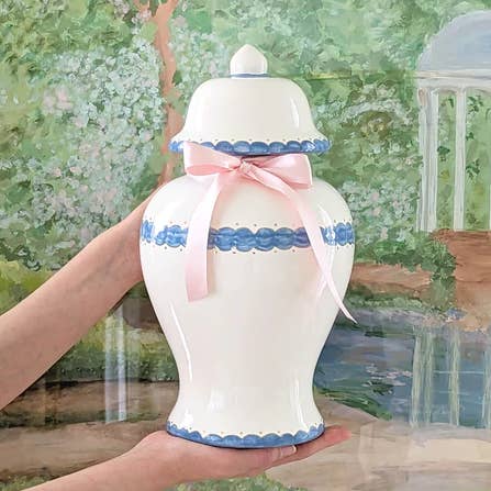 Bocaux en forme de coquille Saint-Jacques en bleu français pour la vente par Lo Home | Ruby Clay