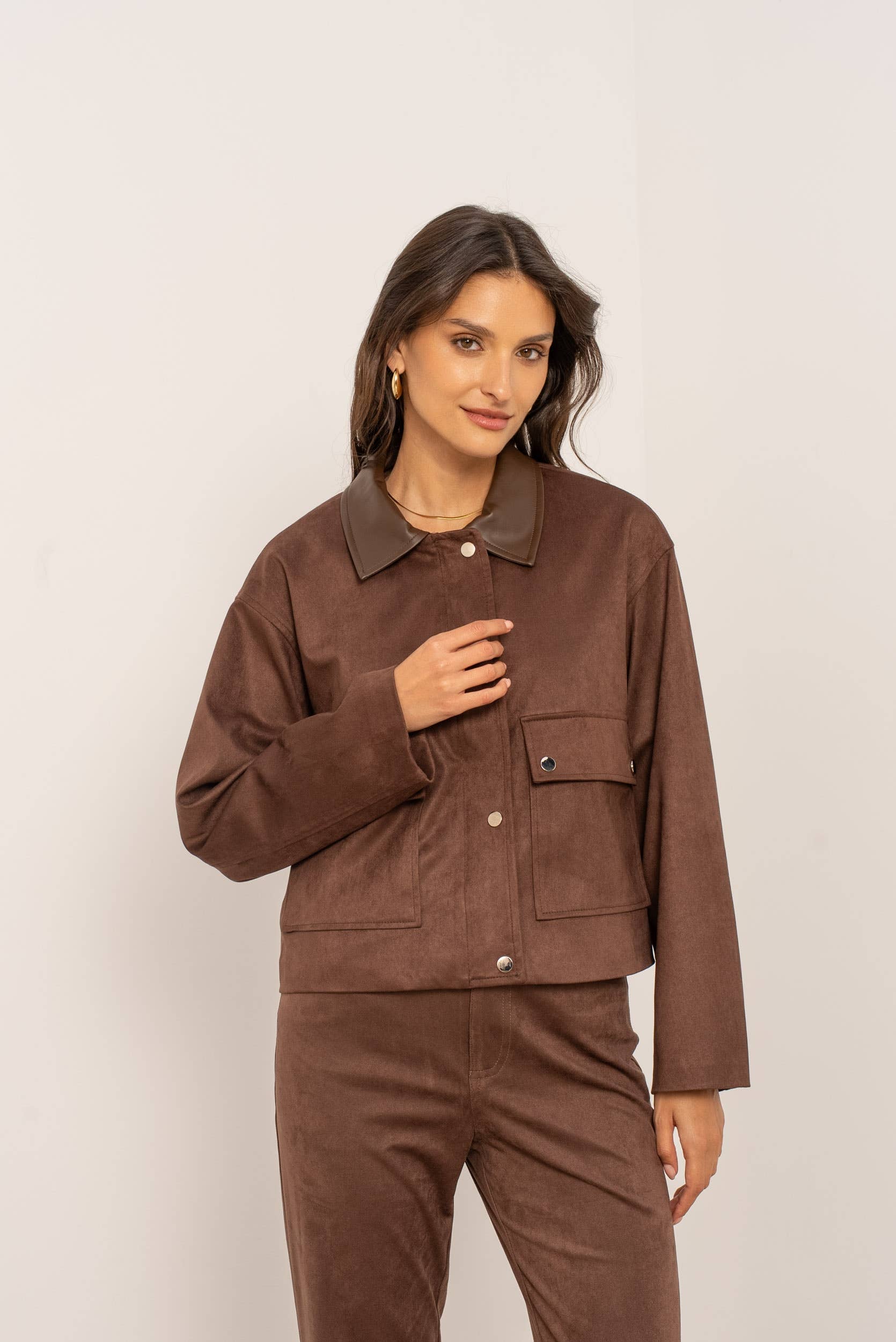 Attentif Paris - Wholesale Jacket - Women's - Short suede jacket with contrasting faux leather collar14