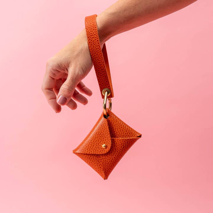 Ember Dollaro Leder-Handgelenktasche-Set für den Großhandel von Avryn Co.