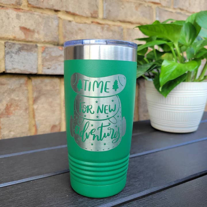 Gobelet isotherme sur le thème du camping, gravé 20 oz pour la vente par Wood Unlimited