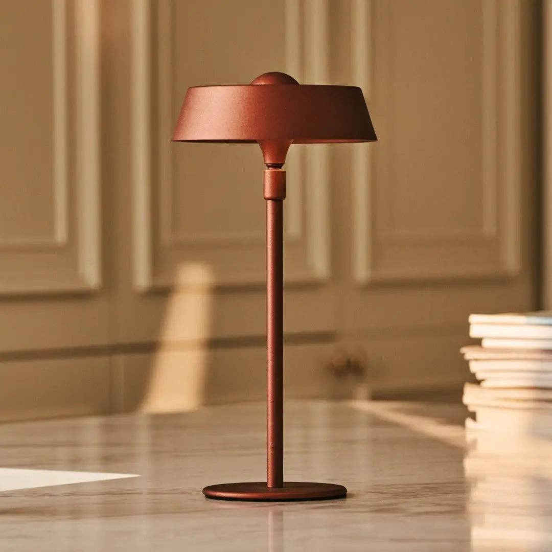 Tavellio – Engroshandel Skrivebordslampe – Luca Bronze USB Genopladelig Lampe | Minimalistisk, Legende & Dæmpbar5