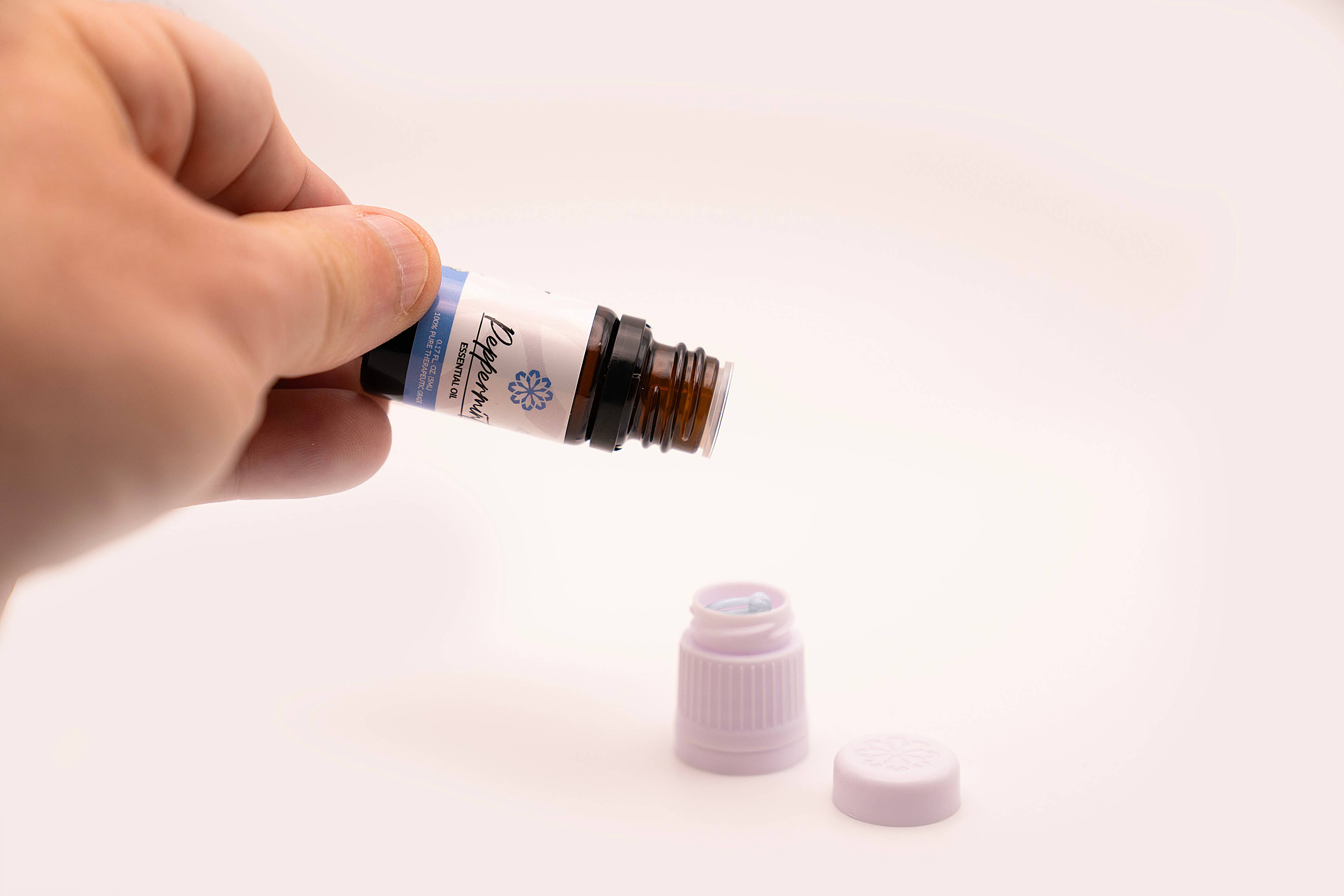 Essence - Wholesale Essential Oil Holder - Essence Essential Oil Bottle Top with Built-In Soaking Bay3