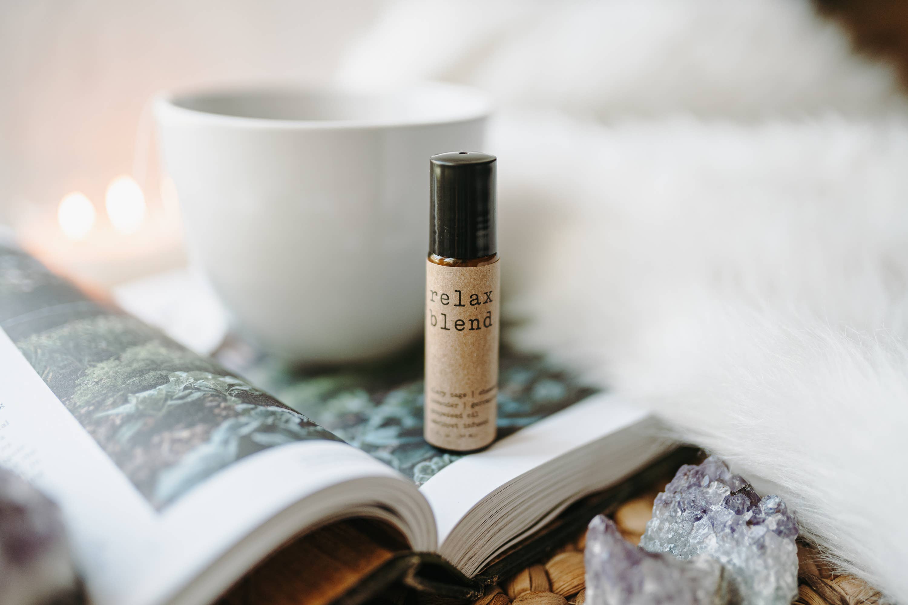 Soulistic Root - Essential Oils & Self Care Gifts - Vente Roll-on aux huiles essentielles - Relax Roller | Fabriqué avec des huiles essentielles et des cristaux d'améthyste5