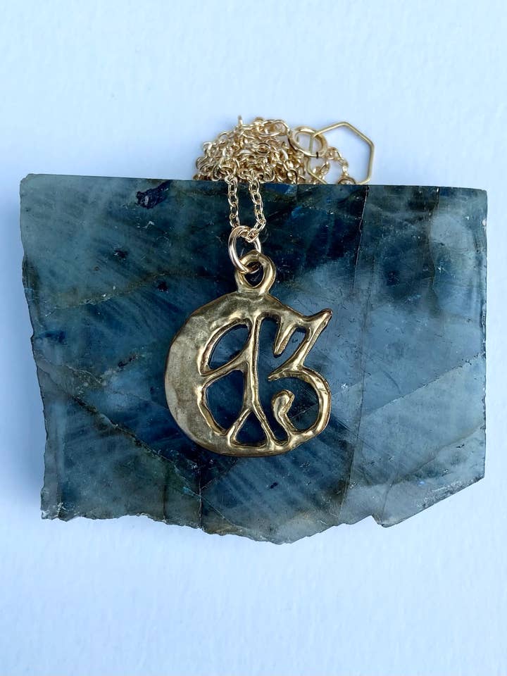 Collar de latón con forma de amuleto de 13 lunas para venta al por mayor de Serpentine