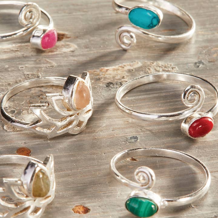 Namaste - Vendita all'ingrosso Anelli con pietra singola/solitario - Anello in ottone placcato in argento con pietra0