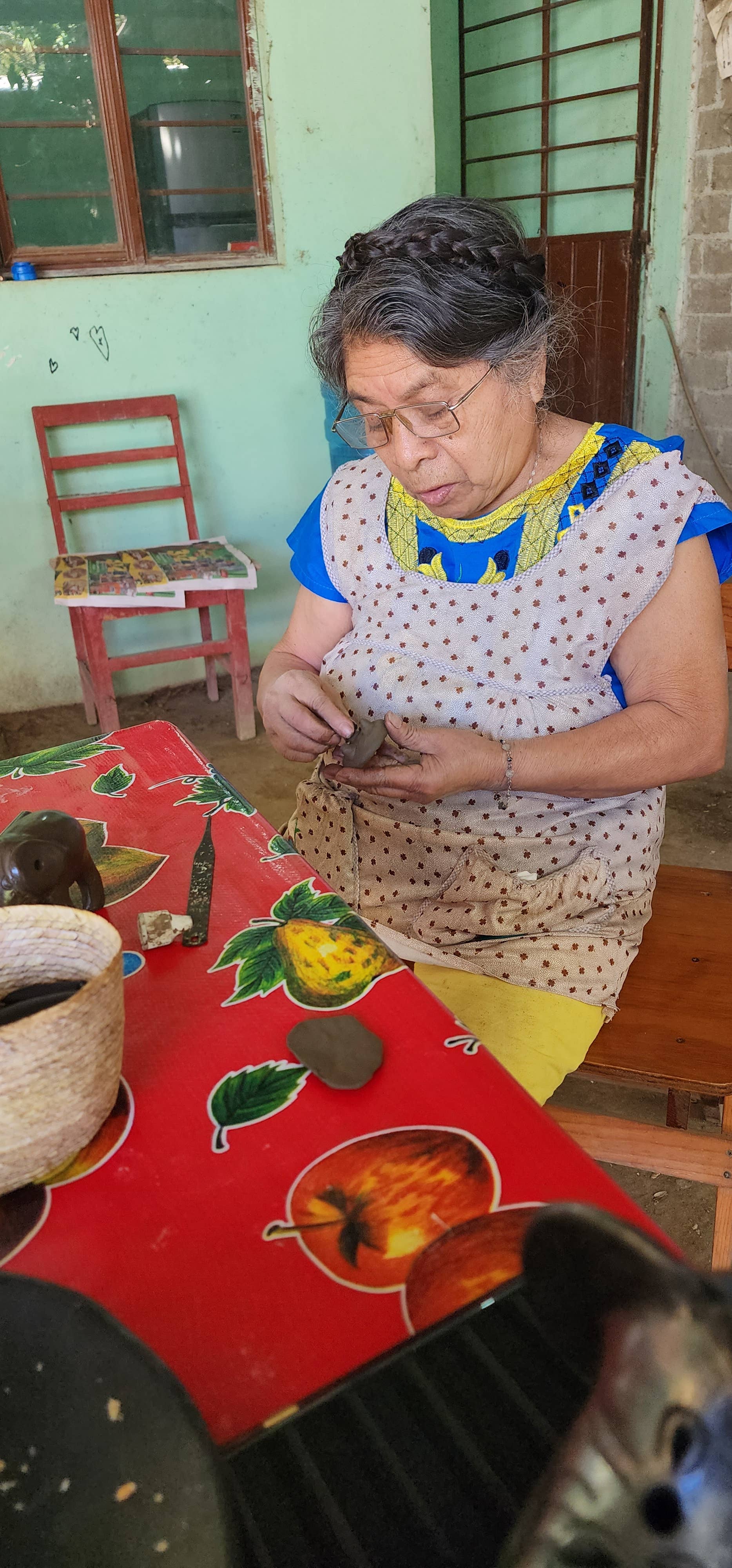 Between Heaven & Earth Mfg. – Großhandel Räucherstäbchenhalter – Mini-Räuchergefäß aus Oaxacan Barro Negro Keramik2