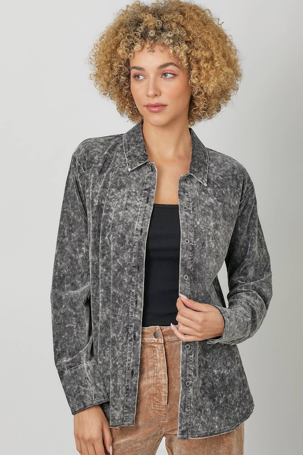 Mystree – Engroshandel Skjorte med buttondown – til kvinder – 60857 Vasket fløjlsskjorte12