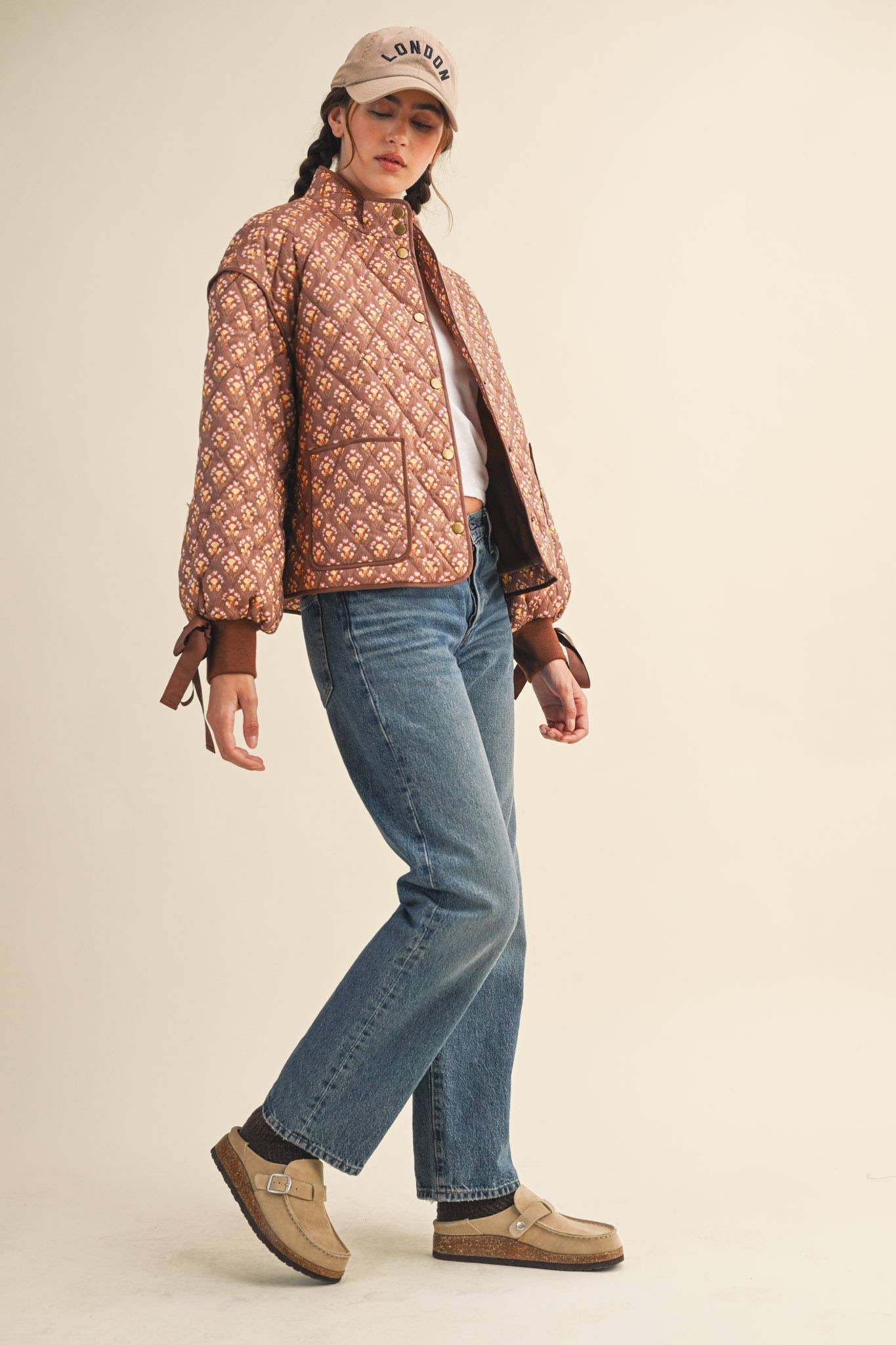 &MERCI - Wholesale Jacket - Women's - FLORAL QUILTED JACKET WITH RIBBON SLEEVE DETAIL MJK443211