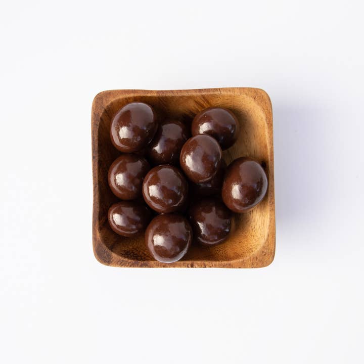 Island Harvest - Wholesale Chocolate Covered Sweets - Organic Macadamias with Milk Chocolate (9oz)2