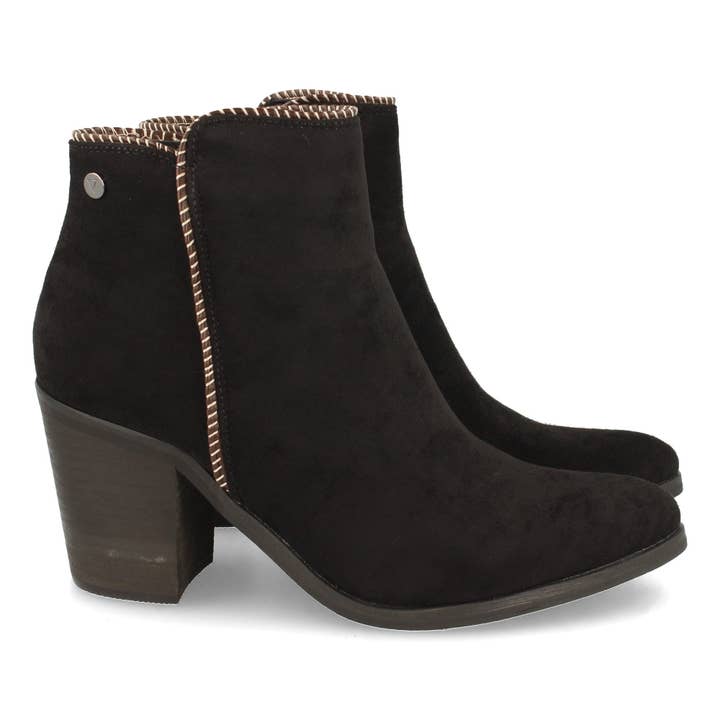 Black boot with zipper for wholesale by Brideluxe Mayorista