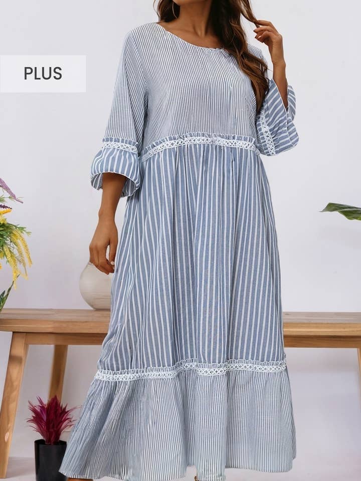 Robe à empiècements en dentelle croisée à rayures printemps 2026 (S-4X) pour la vente par 66DISCO