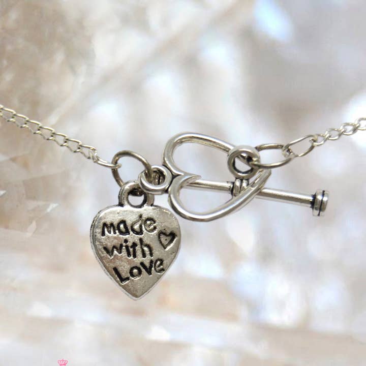 MariaSantissimaShop - Vente Colliers à pendentif - Cœur de Sainte-Thérèse de Lisieux - La petite fleur - Patronne des missionnaires ; personnes atteintes du VIH/sida ; fleuristes ; jardiniers et perte de parents