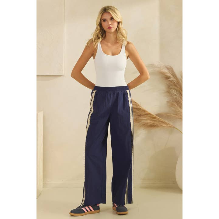 Pantaloni in Nylon a Righe con Dettagli in Pizzo per la vendita all'ingrosso da parte di Veveret