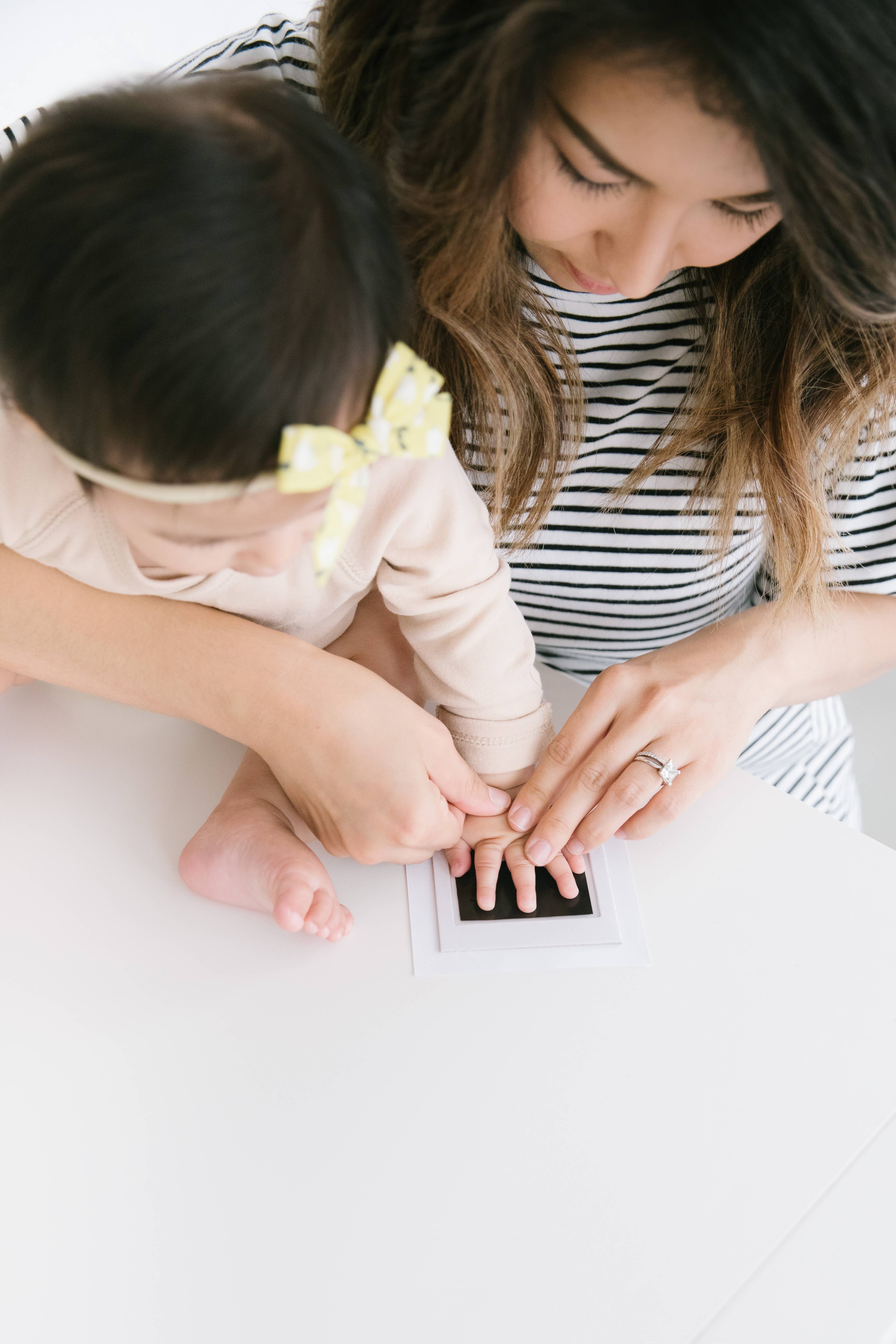Pearhead - Wholesale Picture Frame - Kids & Baby - Babyprints Photo Wall Frame & Clean-Touch Ink Pad, Rustic9