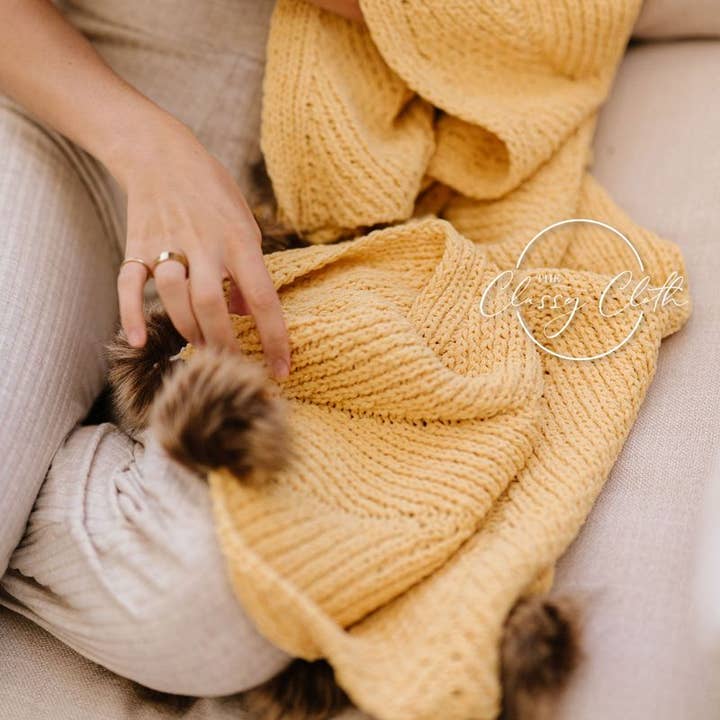 The Classy Cloth WS - Vente Plaids - Couverture à pompons en chenille - Mustard RTS