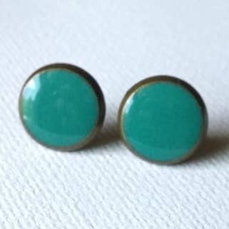 Clous de jade grisé 10 mm pour la vente par Holey Moley Accessories