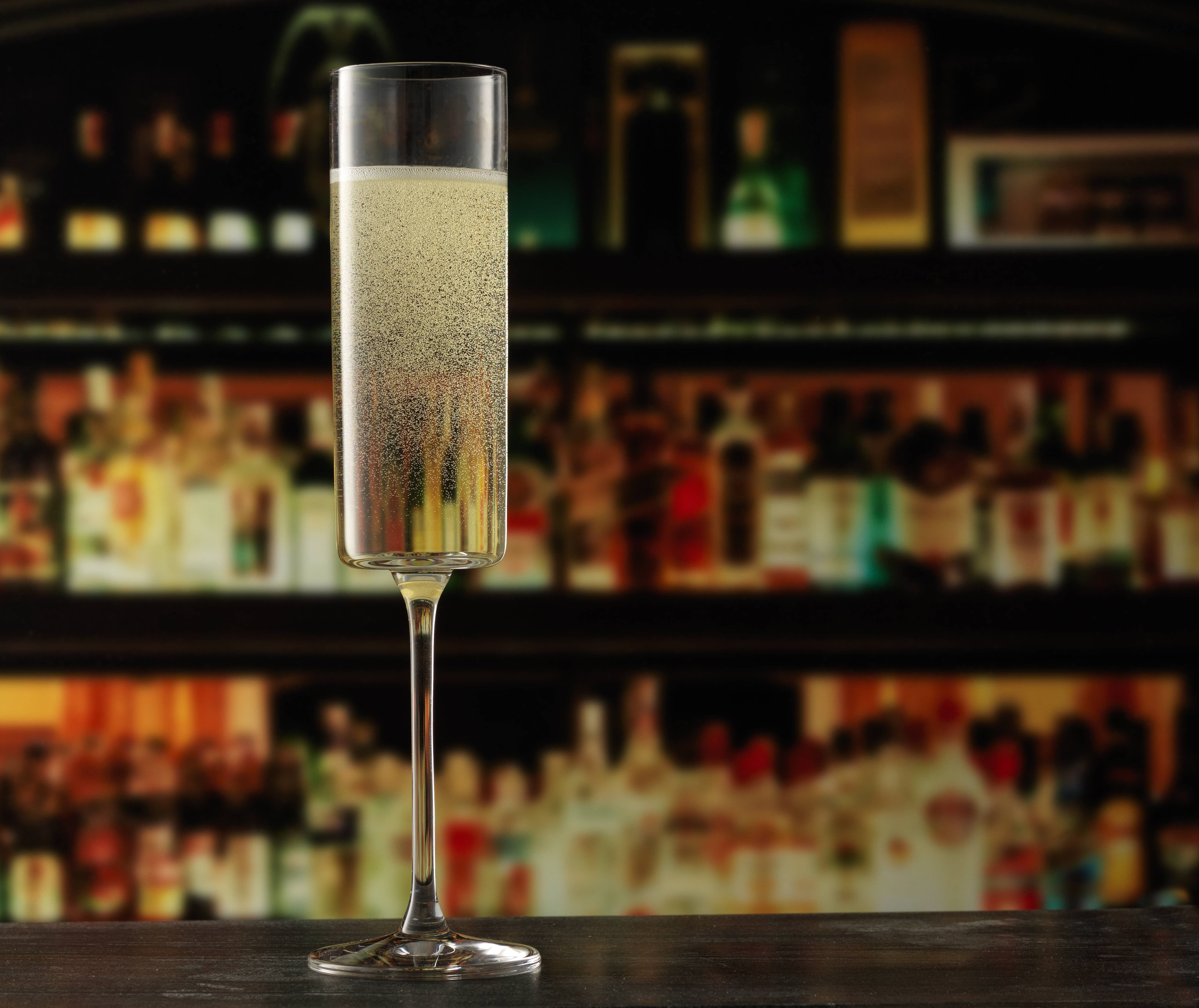 JoyJolt - Wholesale Champagne Flute - Claire Crystal Champagne Glasses3