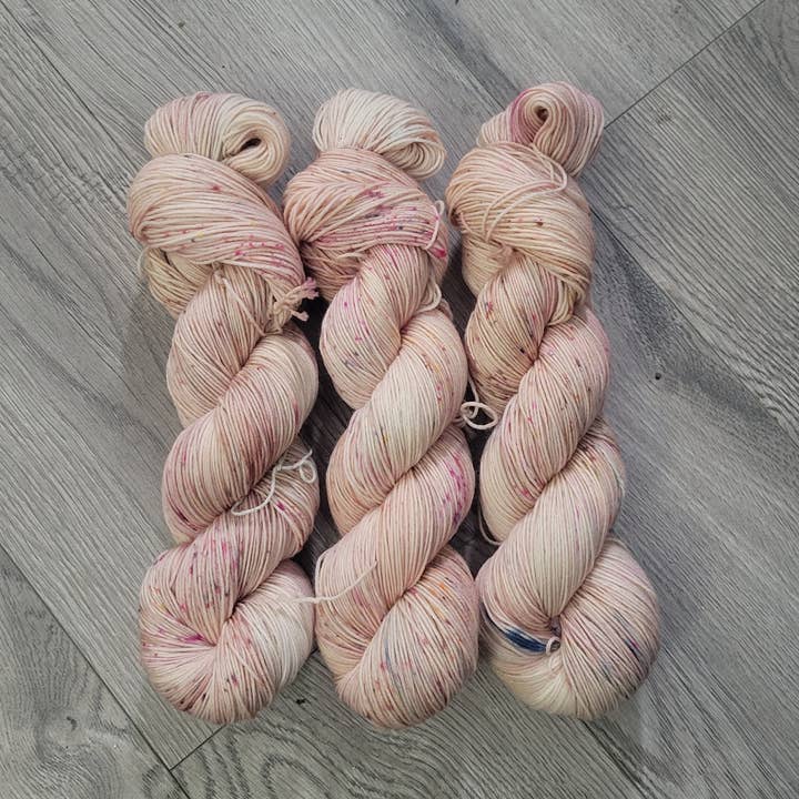 Fleurs séchées pour la vente par Cornbread and Honey