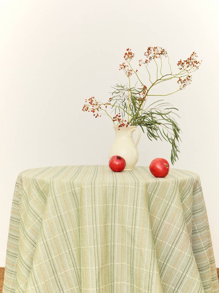 Jupe pour table camilla en chevron vert pour la vente par Eturel Madrid