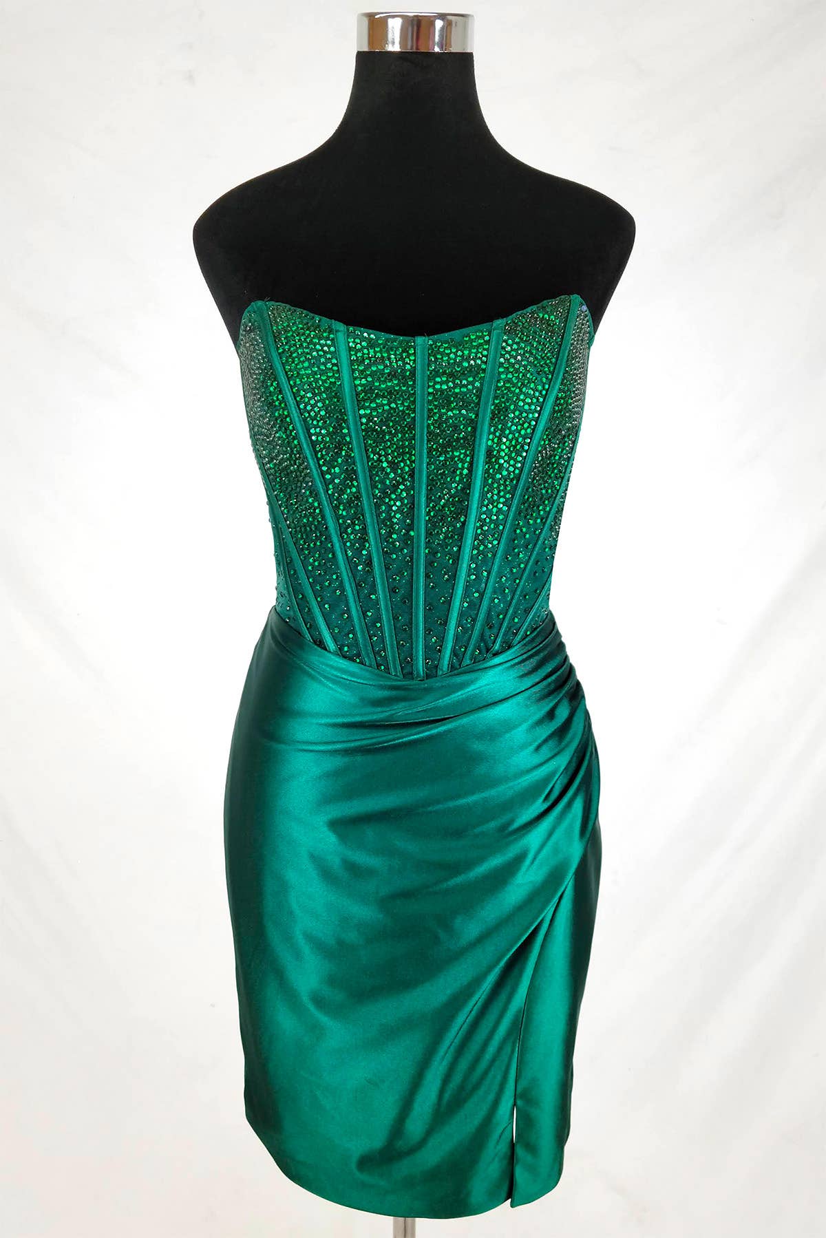 Chicas – wholesale Klänning - Dam – Kort miniklänning med juvelprydd korsett och satinkjol C3750