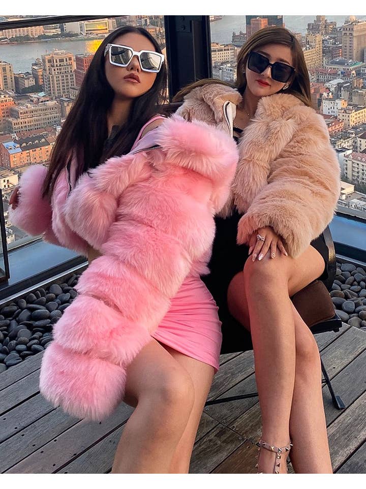 BLEU EVERY FASHION Doudoune de Luxe en Fausse Fourrure avec Capuche Oversize en vente sur Faire4