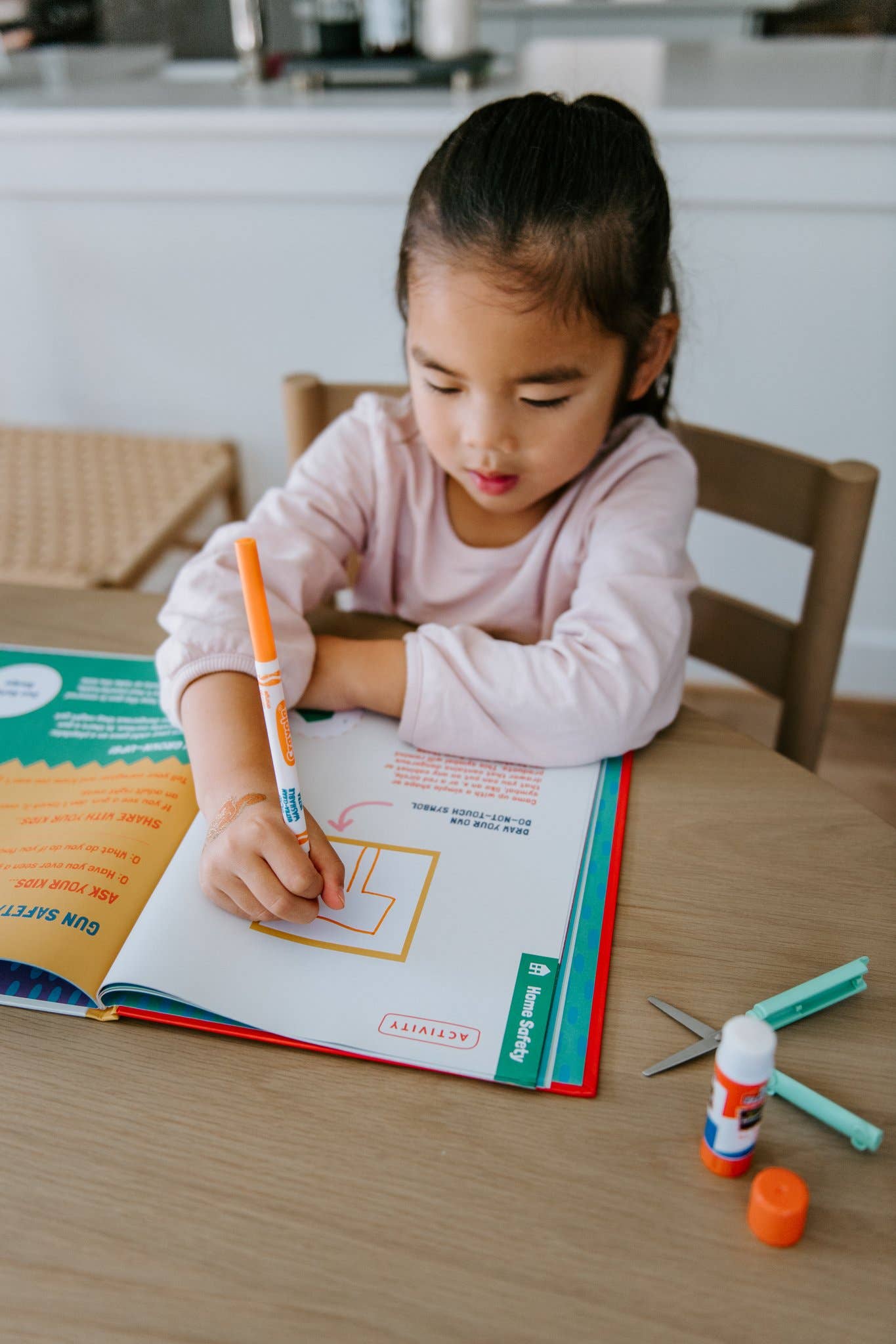 Bright Littles - Wholesale Early Reader Book (6-8) - Safety Conversation Journal12