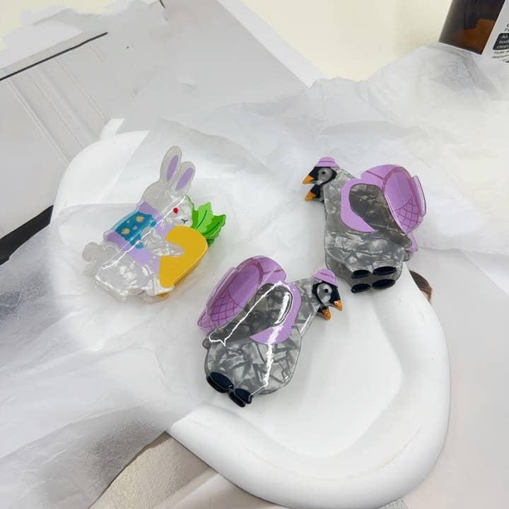 SoapElenGlen - Wholesale Hair Clip - Women's - Cartoon Squirrel Penguin Hair Clip, Forest Animal Hair Claw3