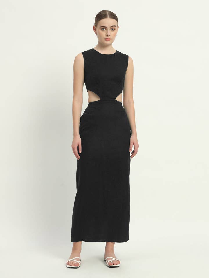 Il vestito in cotone nero Livingston per la vendita all'ingrosso da parte di Thevasa