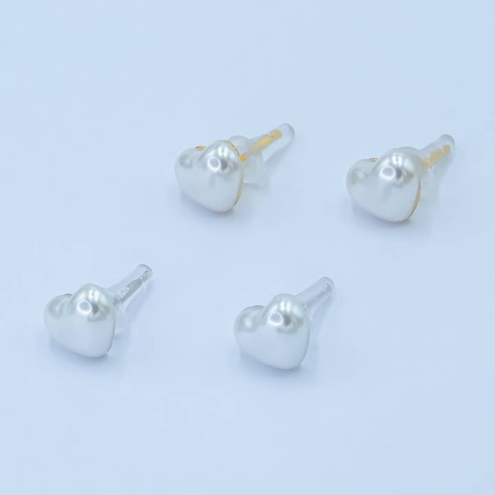Tiny Gold Pearl Heart Stud Earring for wholesale by Aim Eternal