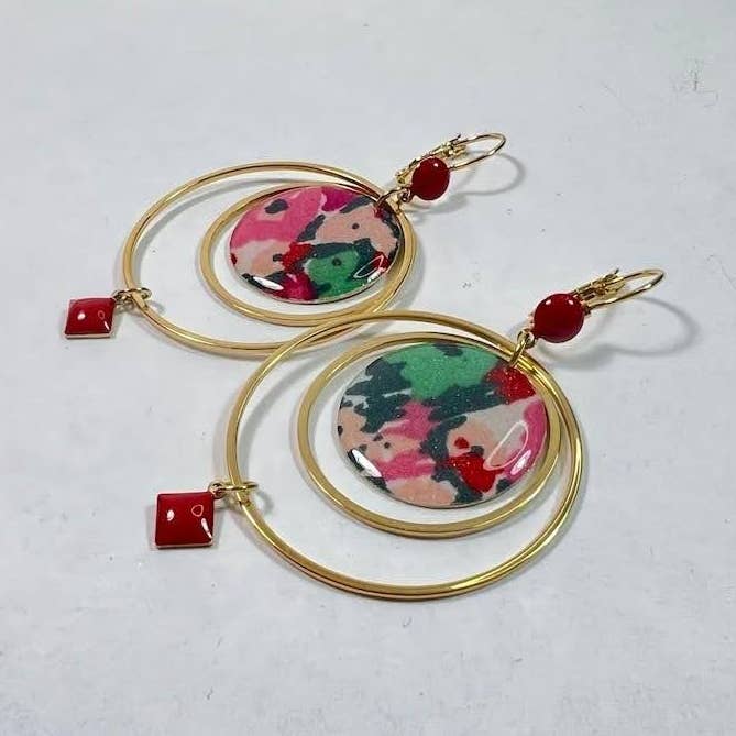 Caprice små creoler för wholesale av Miss Pompom