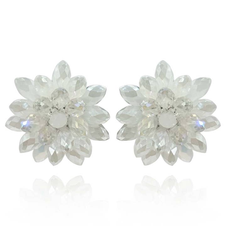 Pendiente de clip con cuentas de cristal facetado y aurora boreal de Jessamine. para venta al por mayor de Michael Nash Jewelry