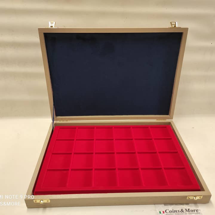 Wooden box for coins or medals for wholesale by Coins&More