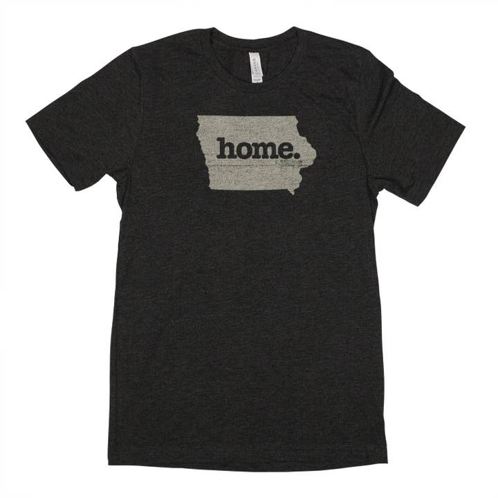 Iowa - maison. T-shirt unisexe pour hommes pour la vente par Home State Apparel