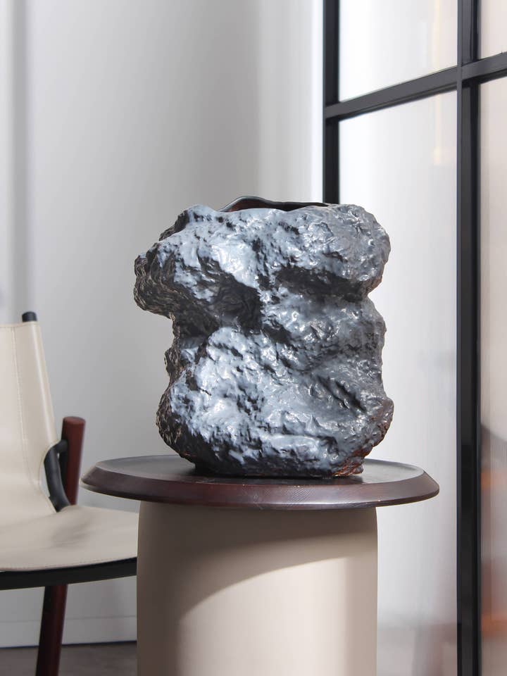 Large ceramic vase chuck of rock design - CHU32Zw for wholesale by Element Accessories USA