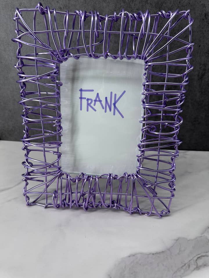 ”Core” Wire fotoram (5 ”x7" fönster), lila färg för wholesale av Frank Steil San Francisco