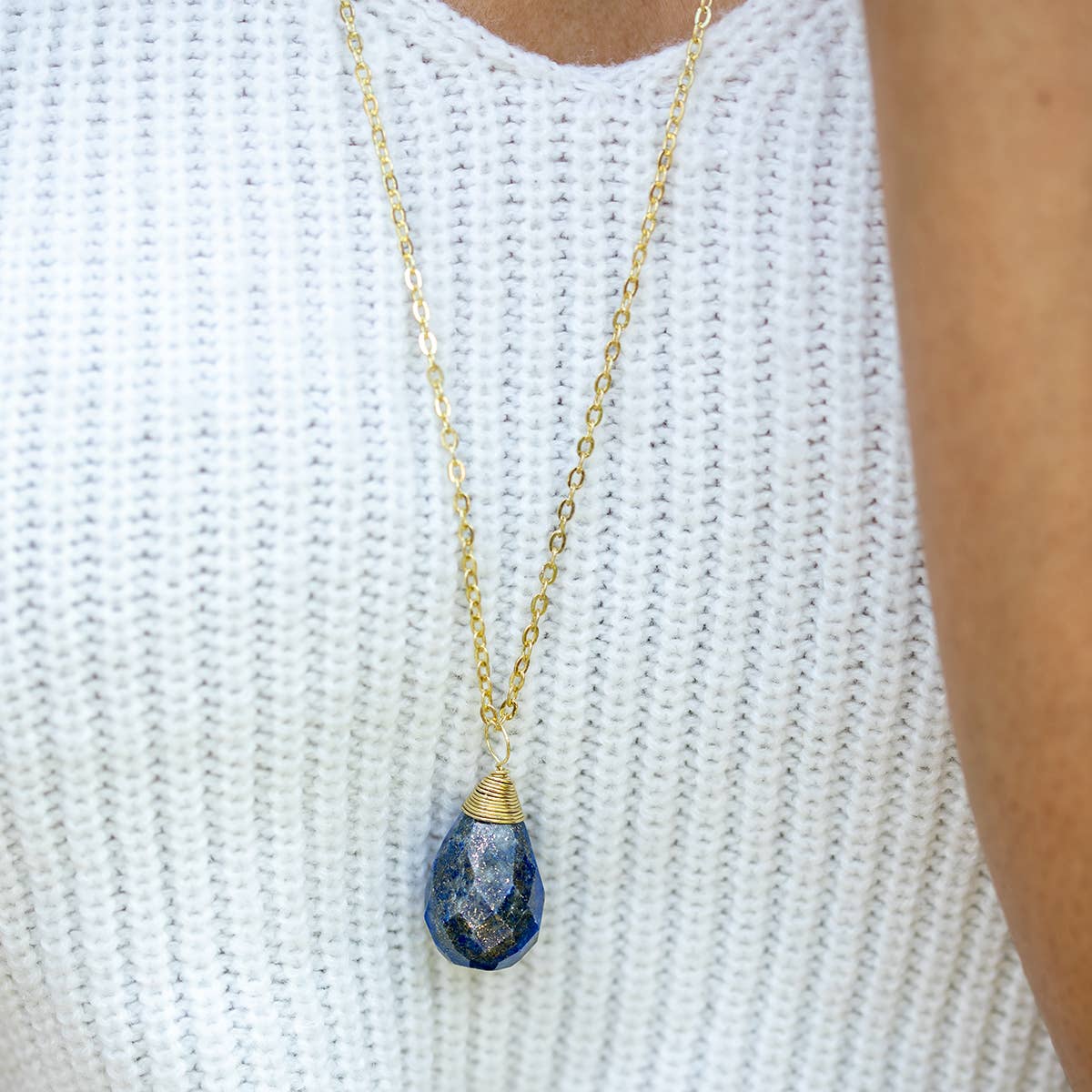 Anju Jewelry – wholesale Pendant/charm necklace – Gold-Plated Lapis Lazuli Teardrop Necklace2