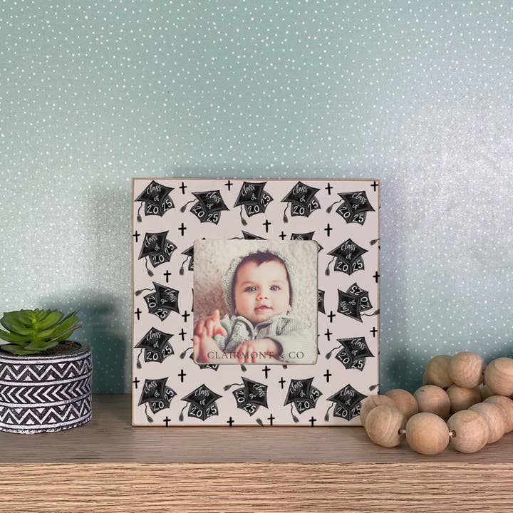 Clairmont & Co - Wholesale Picture Frame - Graduation Picture Frame-Grad Cap Class of 20252
