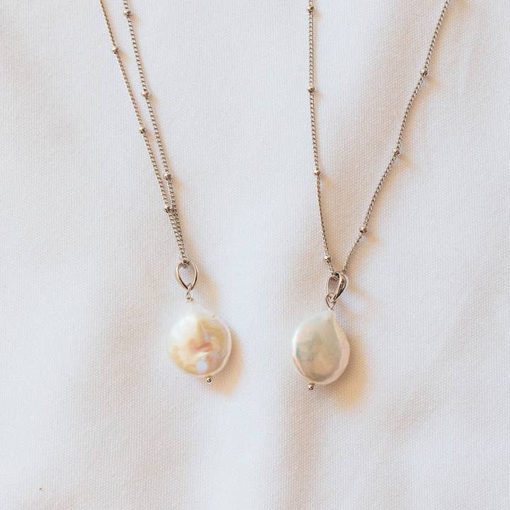 The Salty Gem - Wholesale Pendant/Charm Necklace - Plain Pearl Necklace4