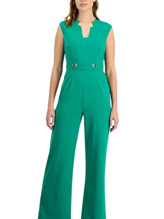 Combinaison évasée sans manches en crêpe avec encolure en V et fermeture éclair au dos Tahari ASL pour la vente par Immediate Apparel