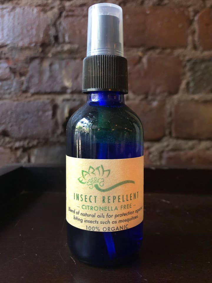 Insectifuge sans citronnelle pour la vente par Earth Speaks