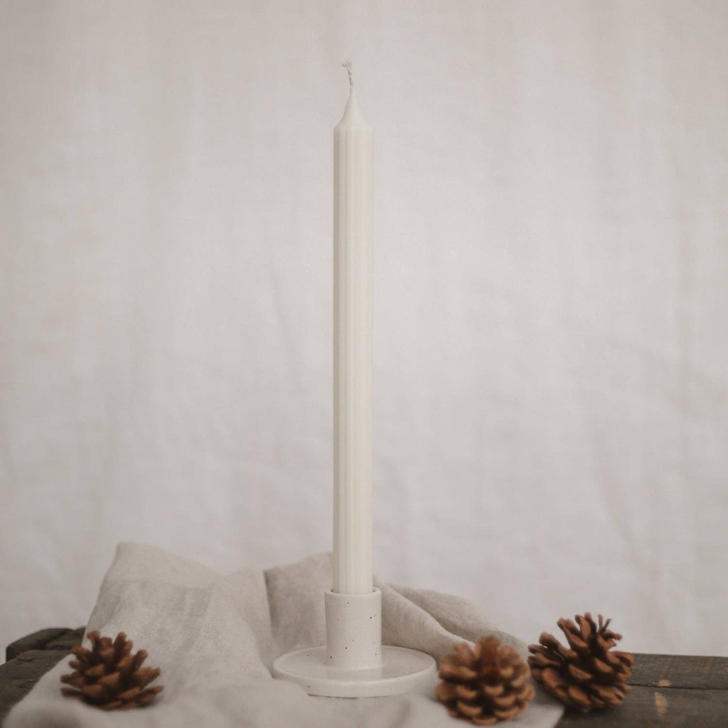 Eulenschnitt - Wholesale Tapered Candle/Candlestick - Set of 4 white rod candles (VE = 8 pcs)2