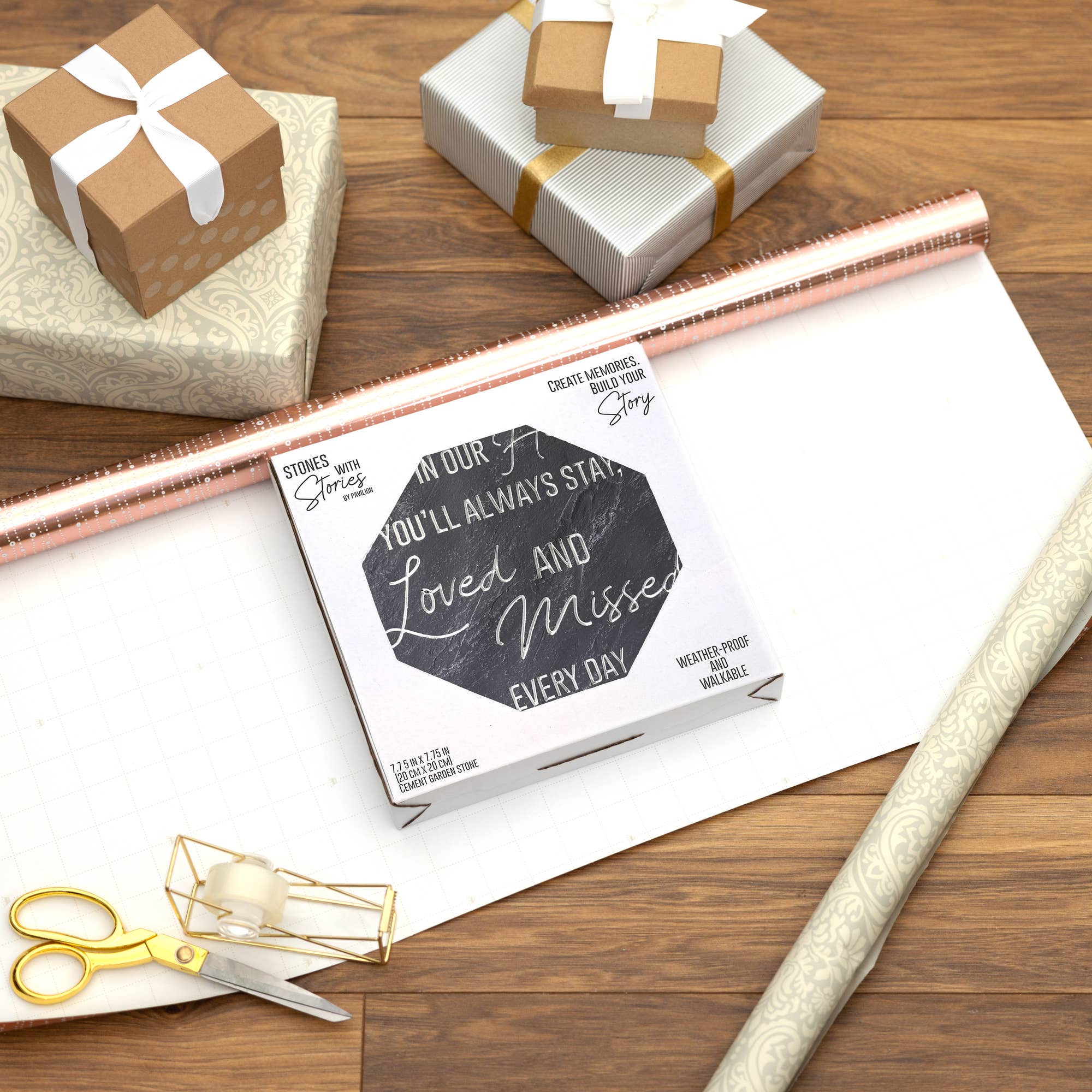 Pavilion – Großhandel Trittstein – Geliebt & Vermisst - 7,75" x 7,75" Gartenstein3