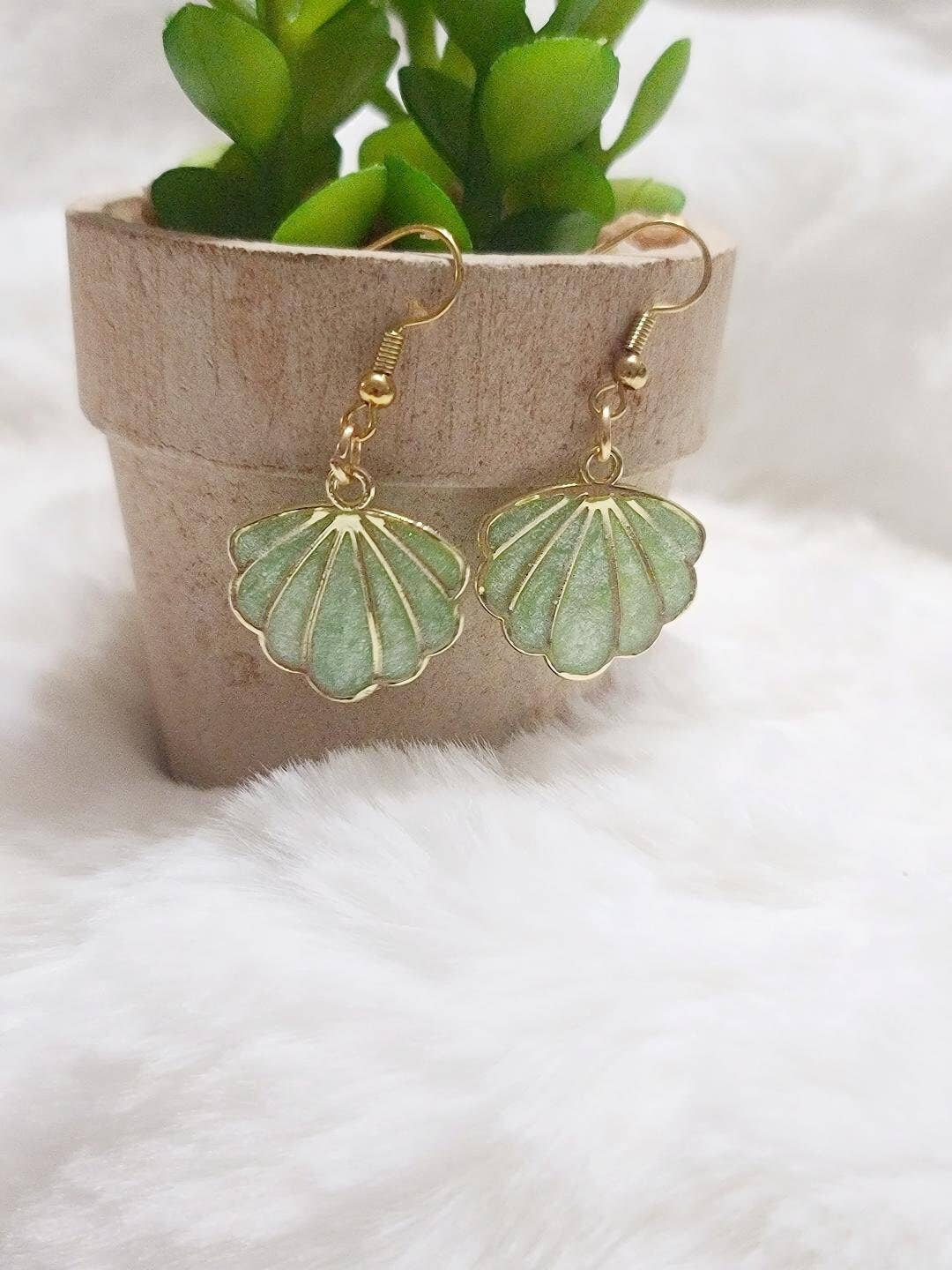 BabyGirl Creations - Wholesale Dangle Earrings - Seashell Dangle Earrings Beach Jewelry Gift