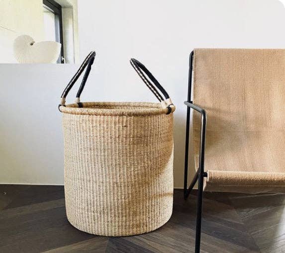 The African Home Goods - Wholesale Basket - Ghana Natural Large Traditional Handwoven African Ghana Laundry Basket Natural Hamper basket - Black Handles1