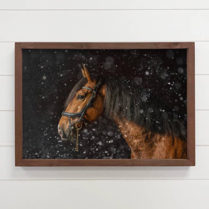 Cavalo na Neve - Fotografia de Cavalo Arte em Tela - Moldura em Madeira por atacado de Hangout Home