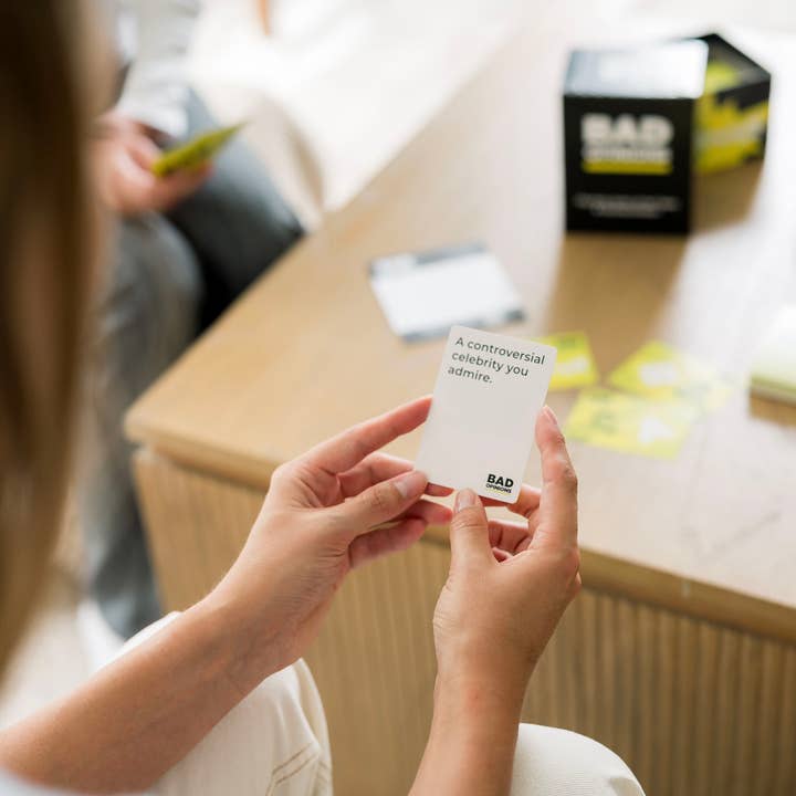 Dyce Games - Vente Jeux de cartes - MAUVAISES OPINIONS : The Party Game of Hot Takes & Sizzling Debates7